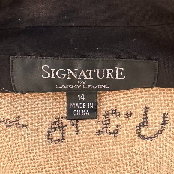 Signature by Larry Levine Women’s Black 2-Piece Pant Suit - Picture 7 of 7